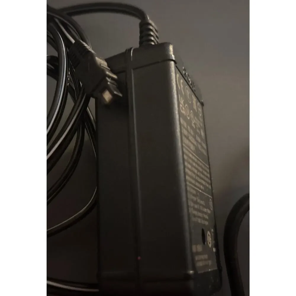 SONY AC Adapter Model AC-L200 D